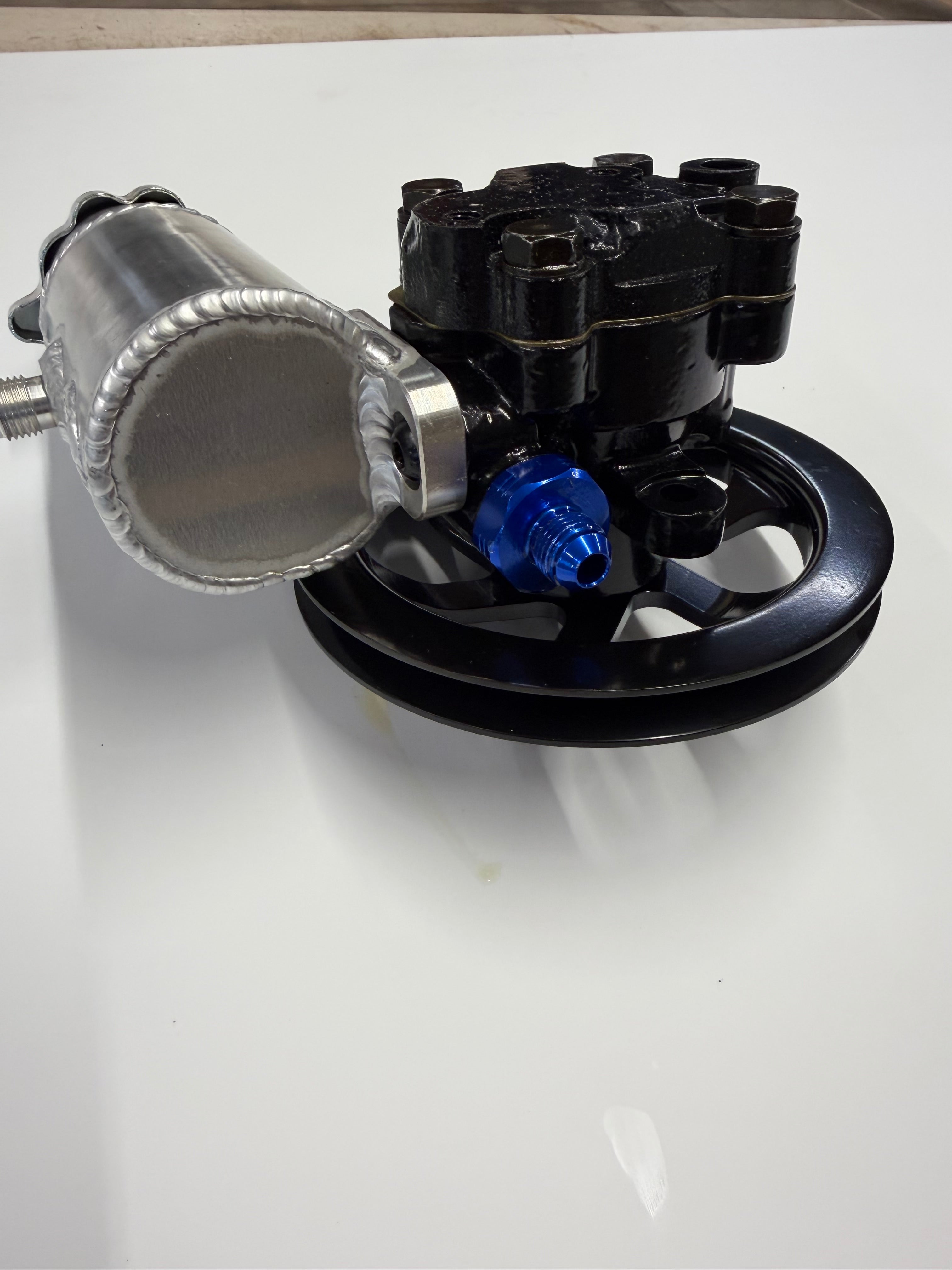 Racing Cast Iron Power Steering Pump With Aluminum 6'' V Belt Pulley and Aluminum Resevior