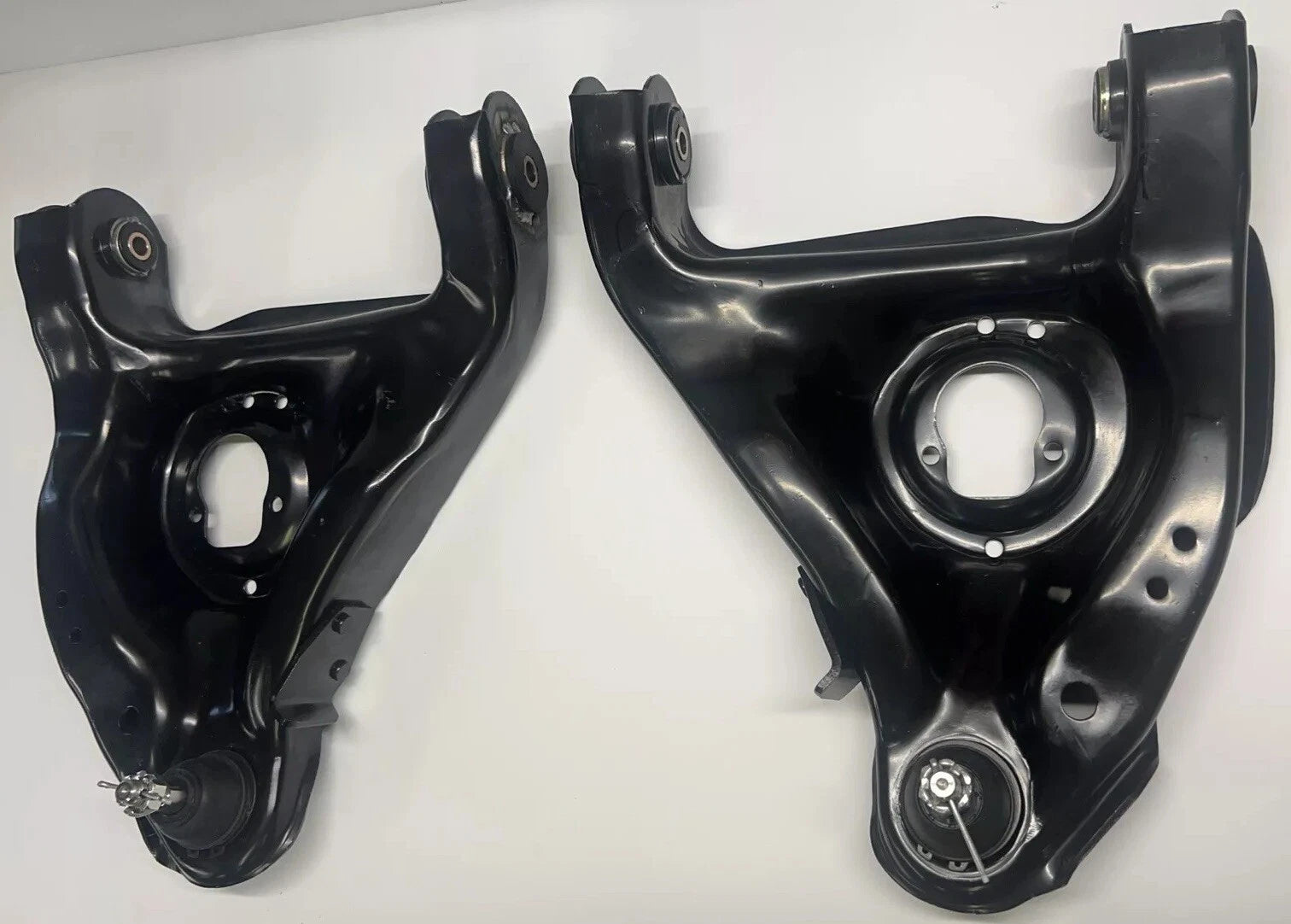LOWER CONTROL ARMS Polyurethane BUSHINGS G-Body 78-88 MONTE CARLO Aligned